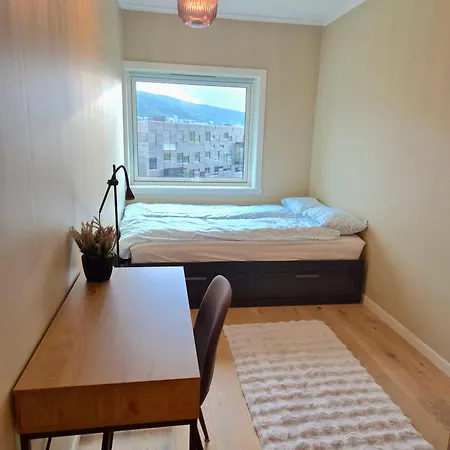 In Beautiful 2br Sea View - Balcony Bergen
