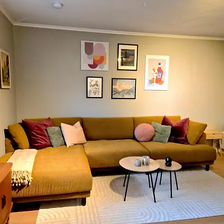 Lägenhet In Beautiful 2br Sea View - Balcony