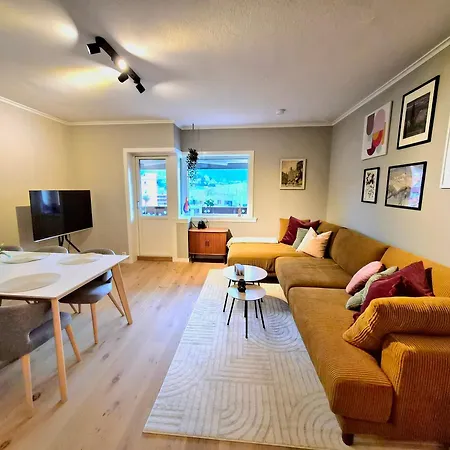 Lägenhet In Beautiful 2br Sea View - Balcony *