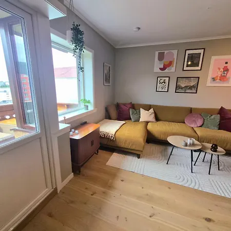 Lägenhet In Beautiful 2br Sea View - Balcony *