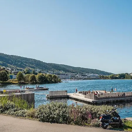 Lägenhet In Beautiful 2br Sea View - Balcony